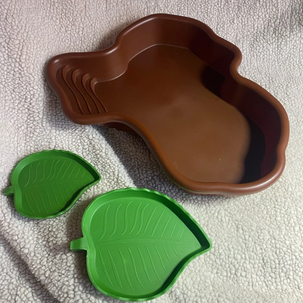 Reptiles Terraced Dish MED., Brown w/ 2 Green Leaf Shape Food Dishes-3pk.
